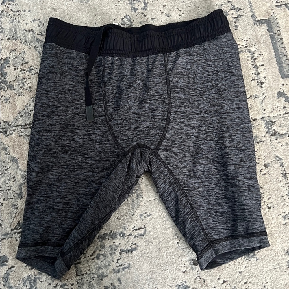 ALO Yoga Men's Black unity shorts - Picture 12 of 15